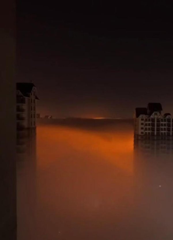 红盘策略 河北多地清晨现大规模平流雾 宛如仙境景象